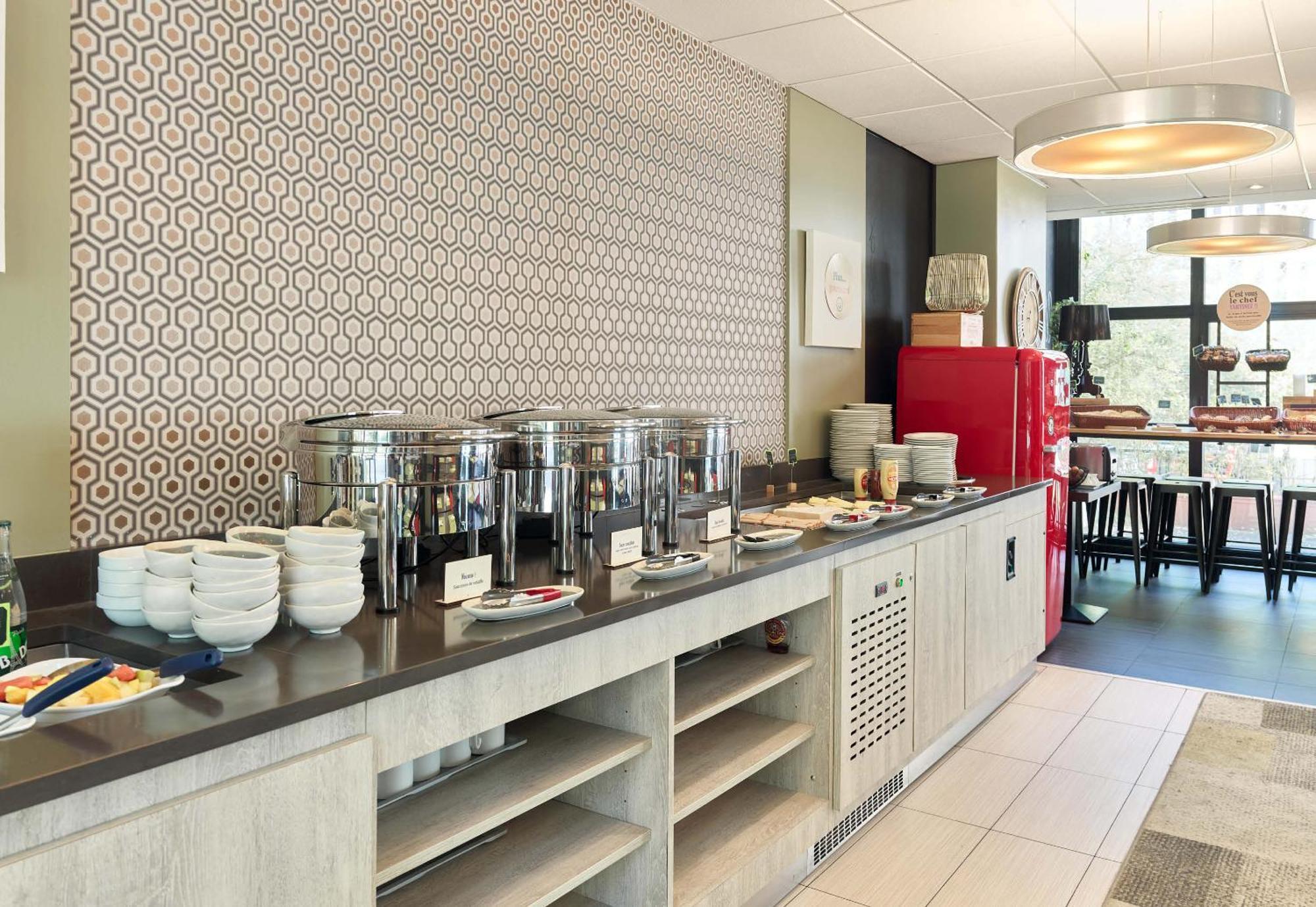 B&B Hotel Saint-Quentin-En-Yvelines Centre Gare 4 Etoiles Montigny-le-Bretonneux Kültér fotó
